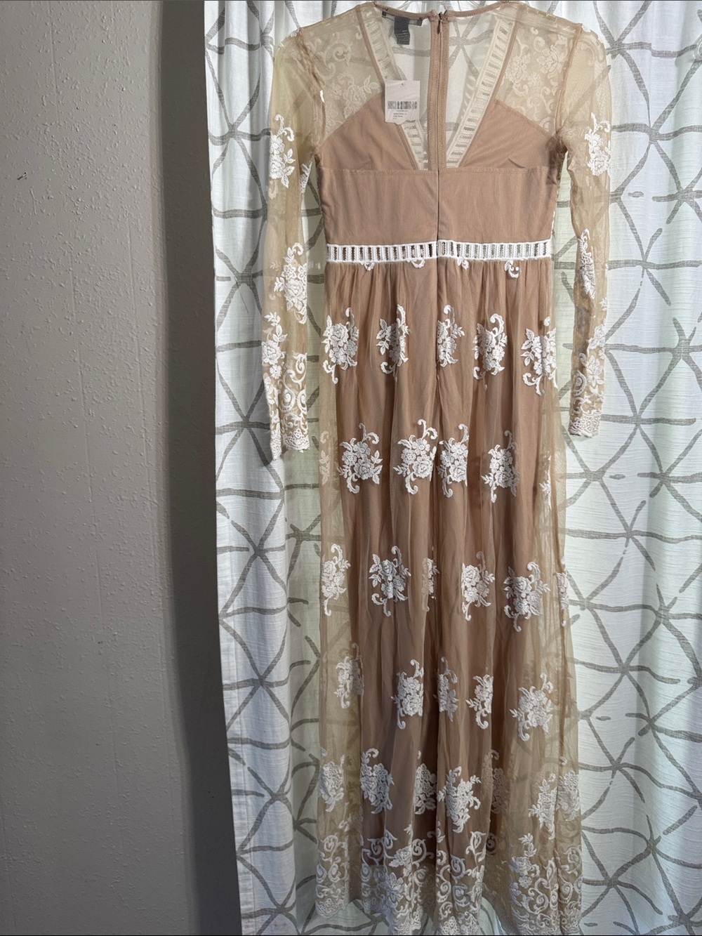 Forever 21 floral embroidered mesh maxi dress. - Picture 10 of 10